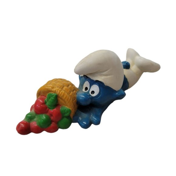 Vintage 1983 Schleich Peyo Clumsy Smurf Apple Basket Figure PVC Hong Kong - Picture 3 of 11